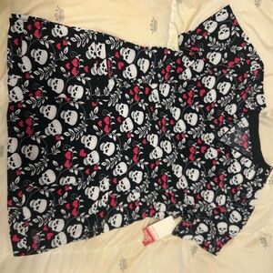 Skull & heart print Scrub top